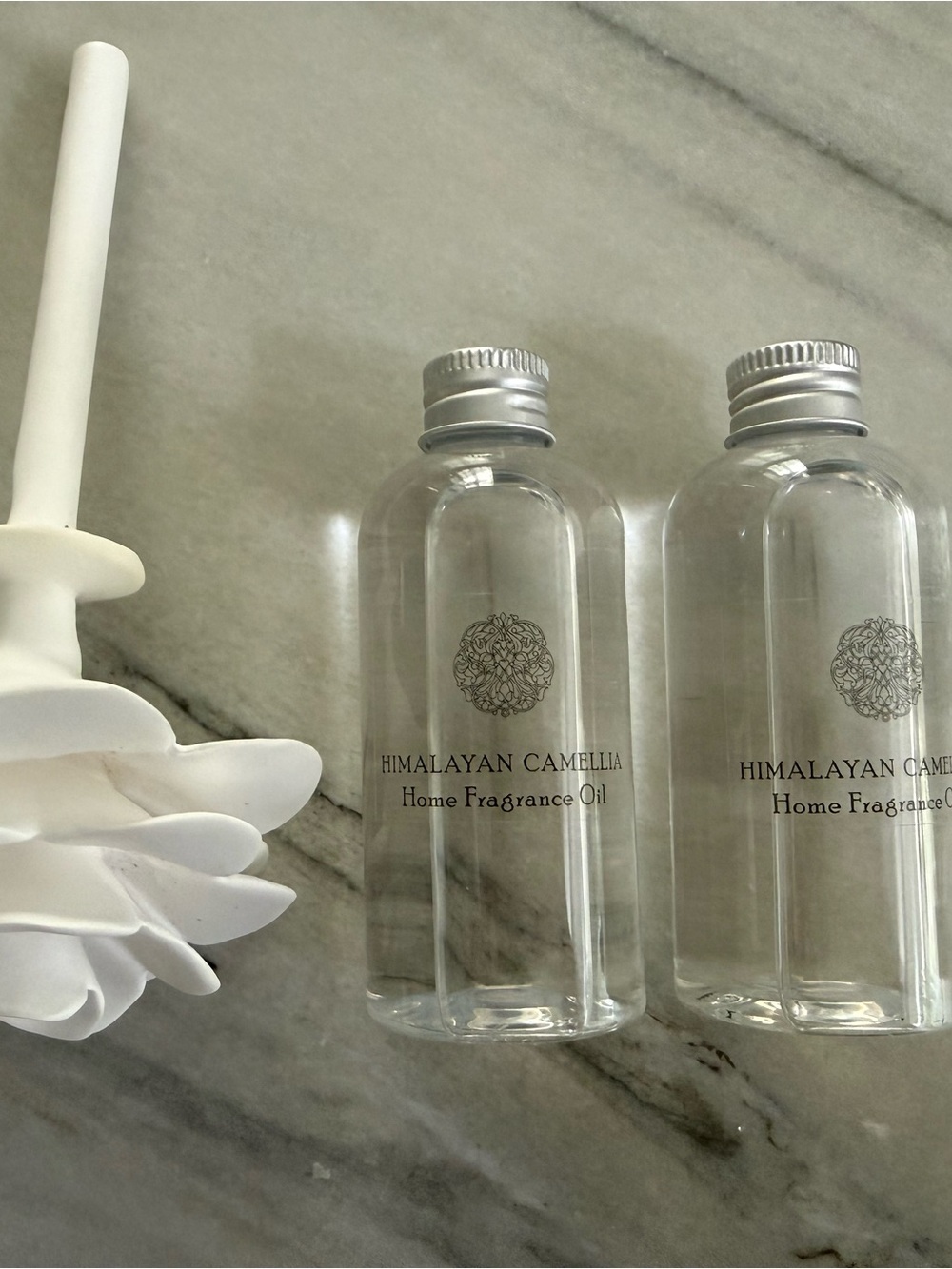 Grand Casablanca (2) 6.8 oz Himalayan Camellia Fragrance Oil & Diffuser Flower